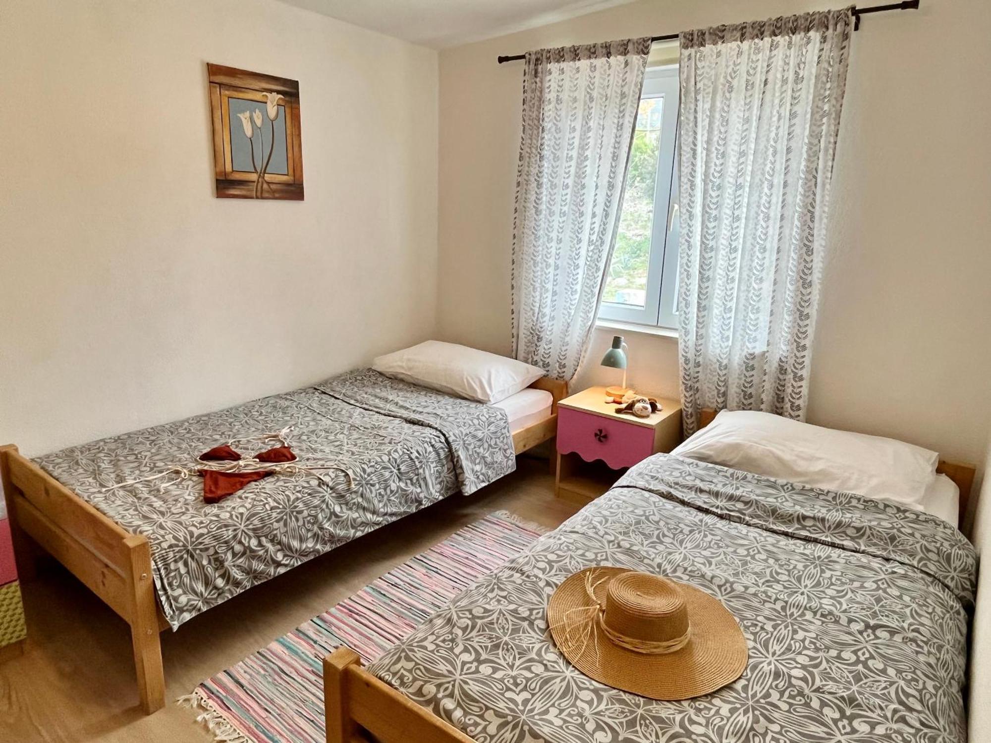 Apartments Stela Gornji Karin Cameră foto
