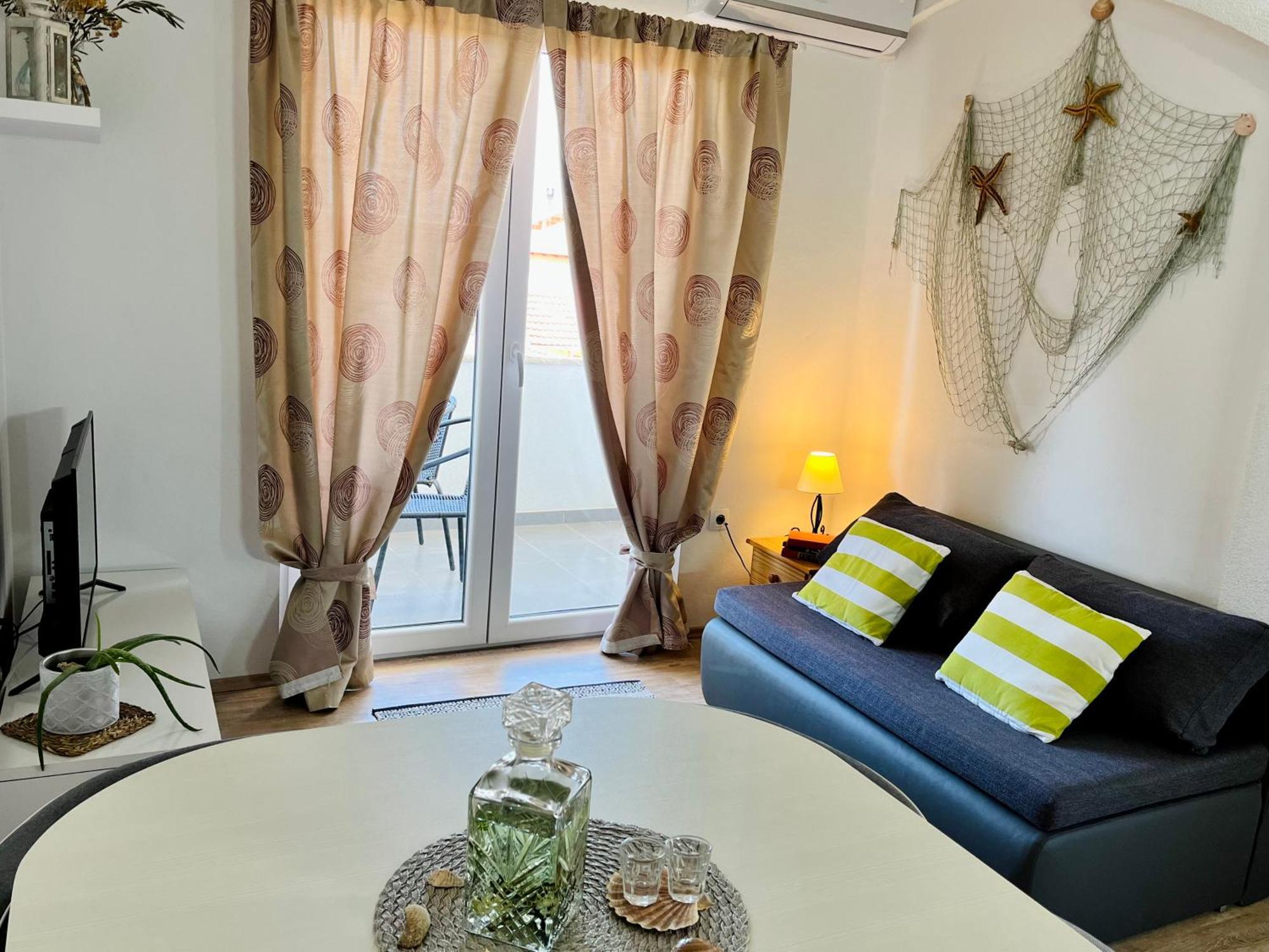 Apartments Stela Gornji Karin Cameră foto
